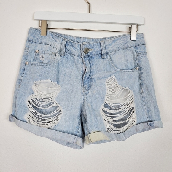 REFUGE DISTRESSED BLEACHED DENIM SHORTS - Picture 1 of 7